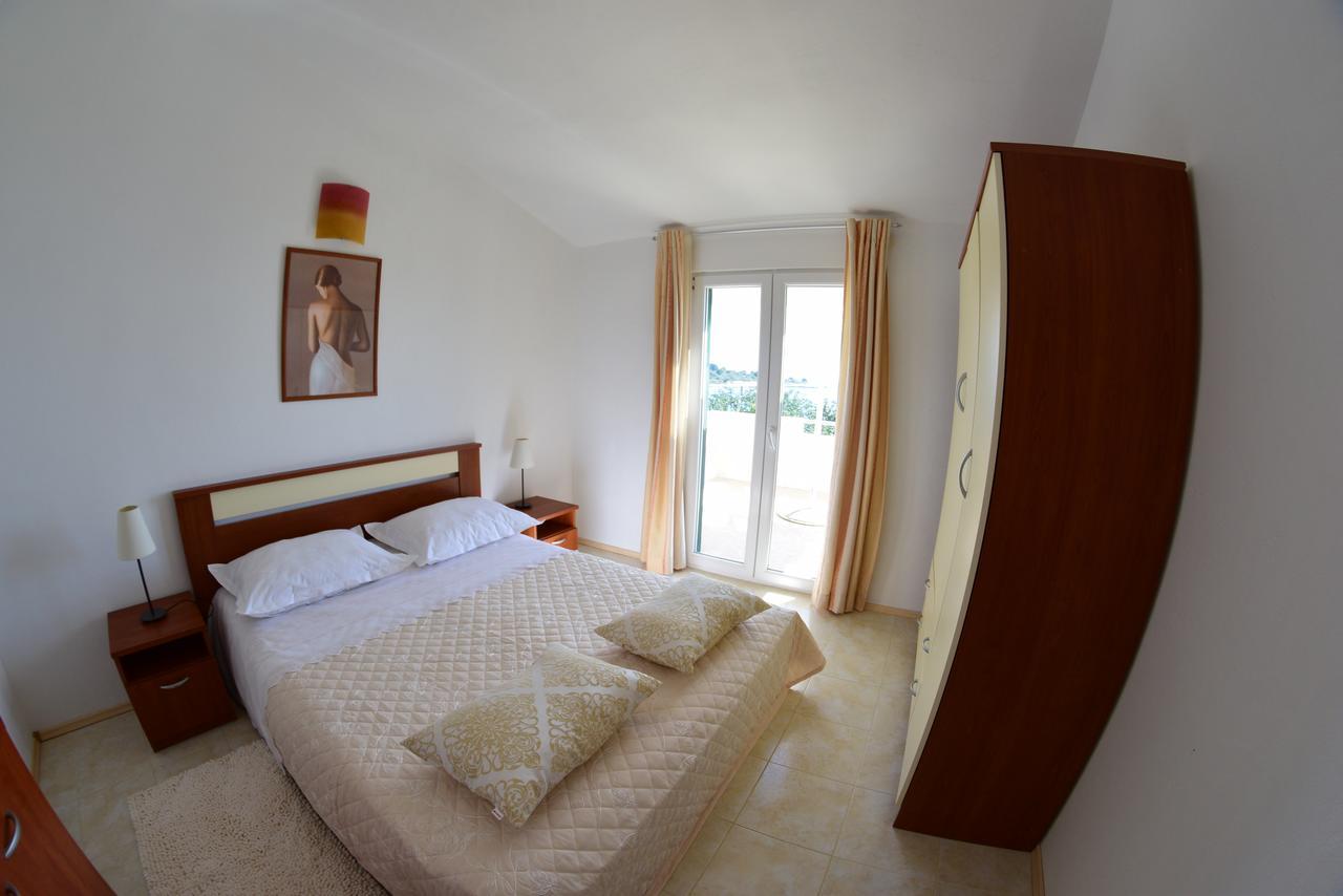 Apartment Ivica มาลี เดอร์เวนิค ภายนอก รูปภาพ